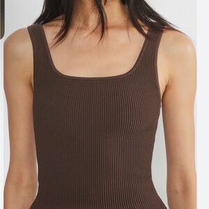 ARITZIA| RED ribbed Women's Tank stretchy small